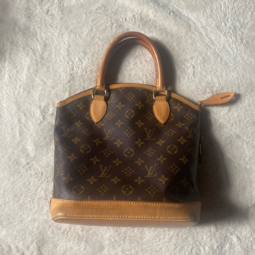 Louis Vuitton Handbag - Picture 2 of 12